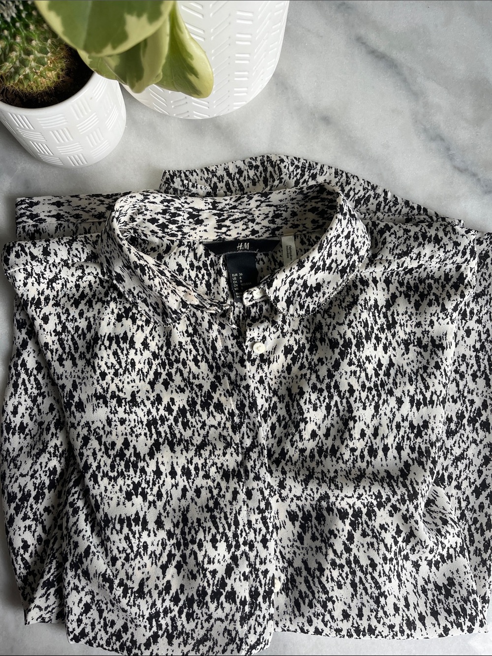 H&M Black and White Patterned Blouse